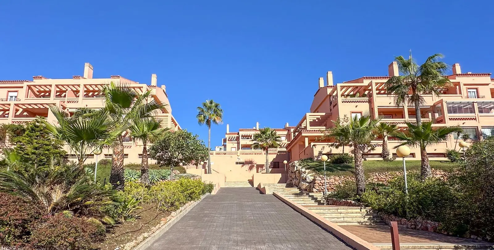 Venta de apartamento en planta baja en El Faro 29