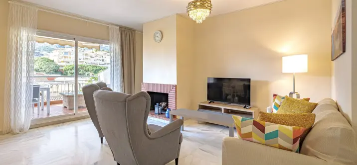 Sale of middle floor apartment in Benalmadena 0