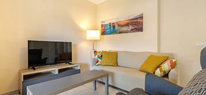 Sale of middle floor apartment in Benalmadena 2