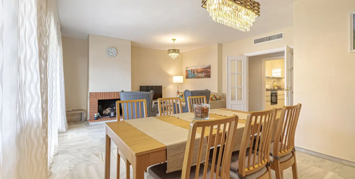 Sale of middle floor apartment in Benalmadena 10