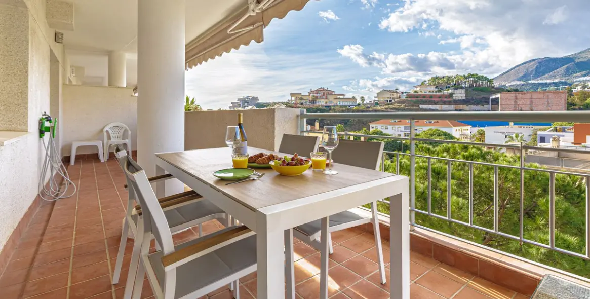 Sale of middle floor apartment in Benalmadena 11