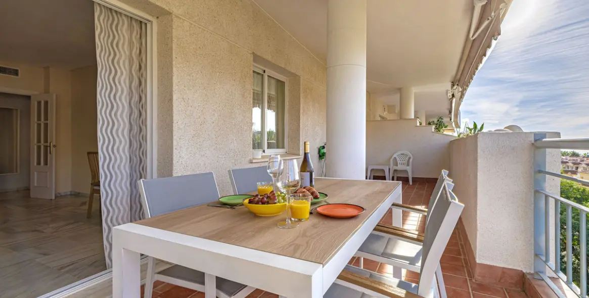 Sale of middle floor apartment in Benalmadena 15