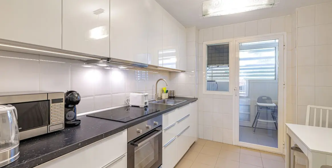 Sale of middle floor apartment in Benalmadena 16