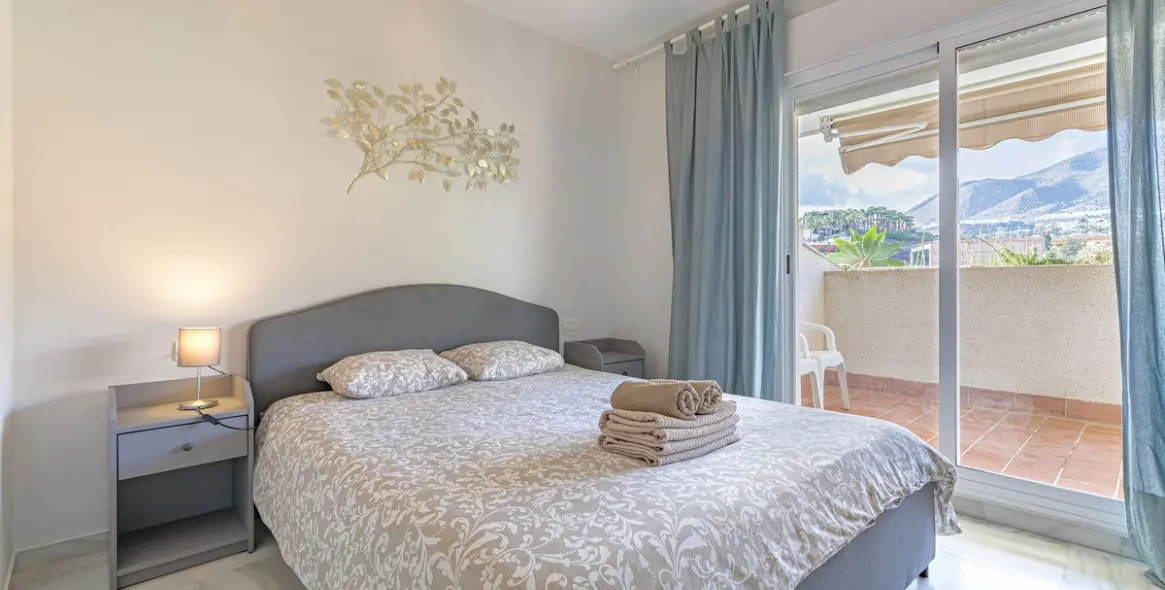 Sale of middle floor apartment in Benalmadena 19