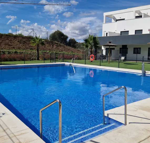 Middle floor apartment R5218075