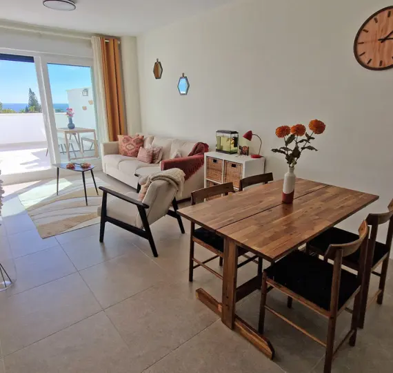 Middle floor apartment R5218075