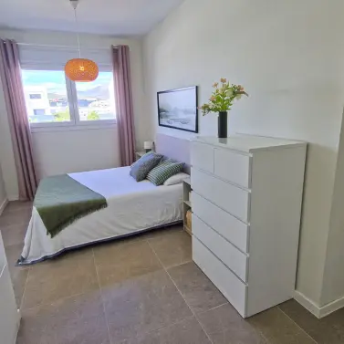Sale of middle floor apartment in Estepona