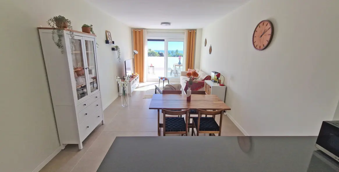 Sale of middle floor apartment in Estepona 7