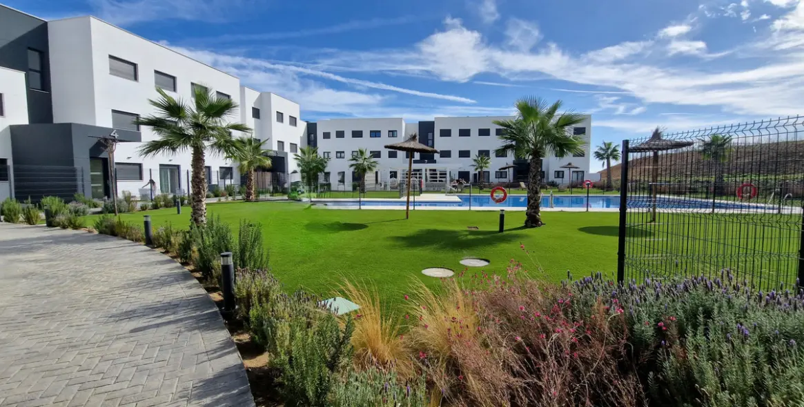 Sale of middle floor apartment in Estepona 20
