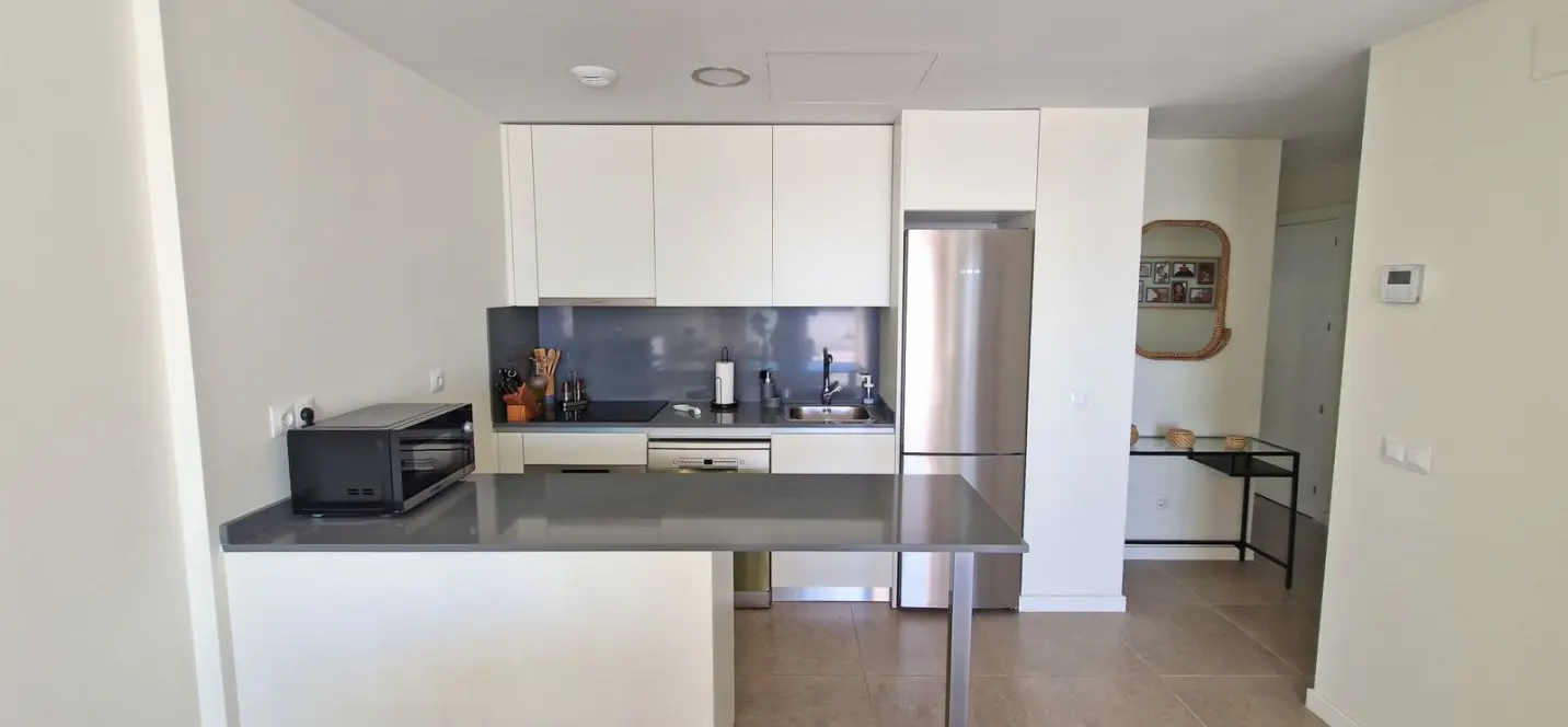 Sale of middle floor apartment in Estepona 3