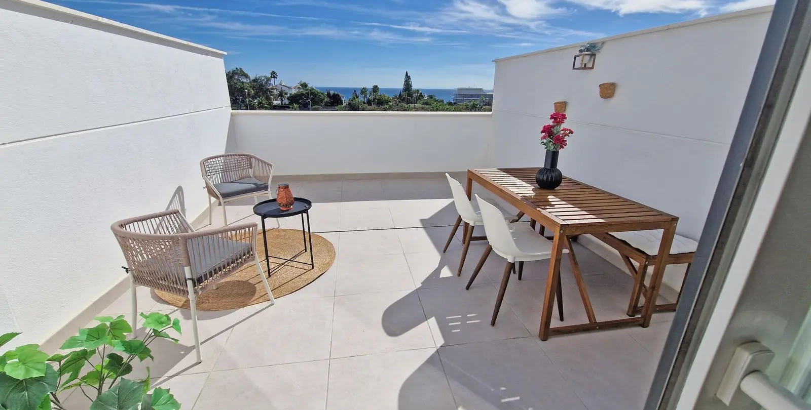 Sale of middle floor apartment in Estepona 15