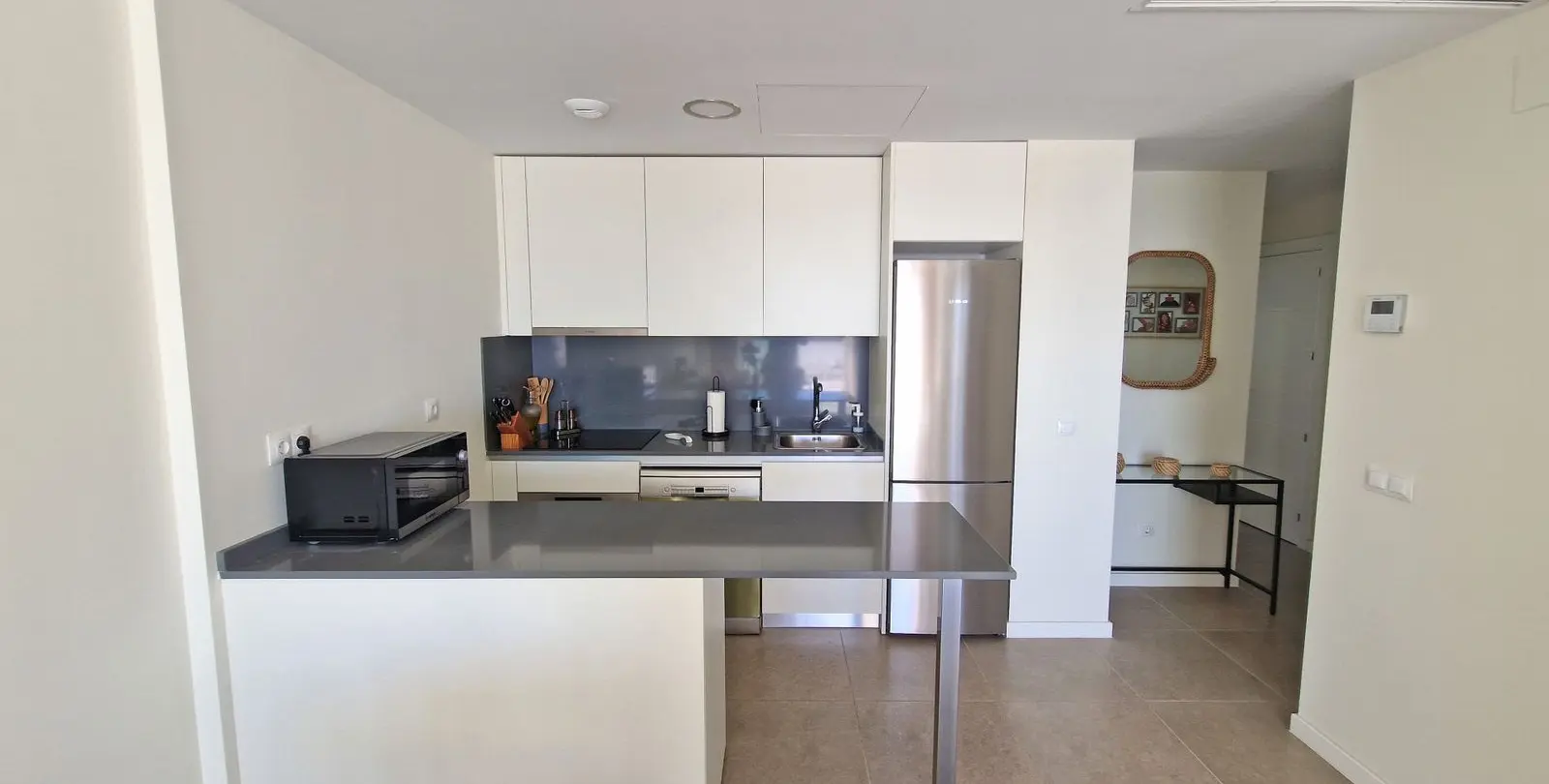 Sale of middle floor apartment in Estepona 4