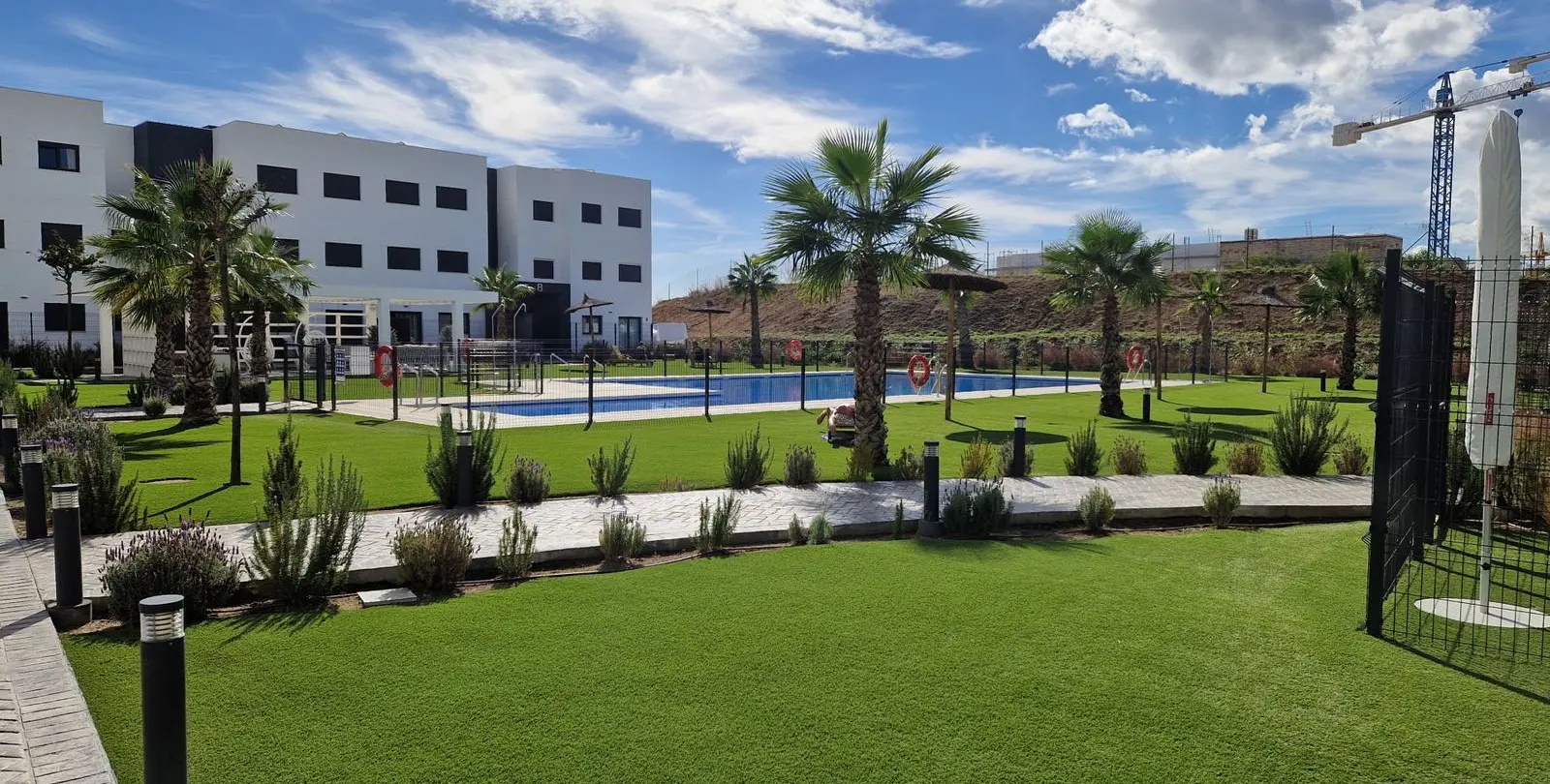 Sale of middle floor apartment in Estepona 16