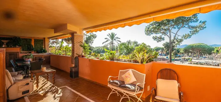 Продажа апартаментов на среднем этаже в Elviria 2