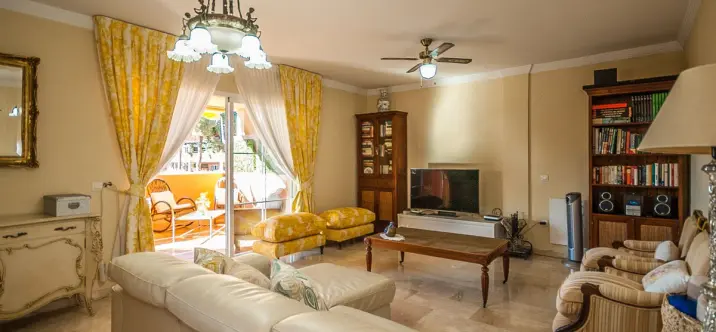 Продажа апартаментов на среднем этаже в Elviria 4