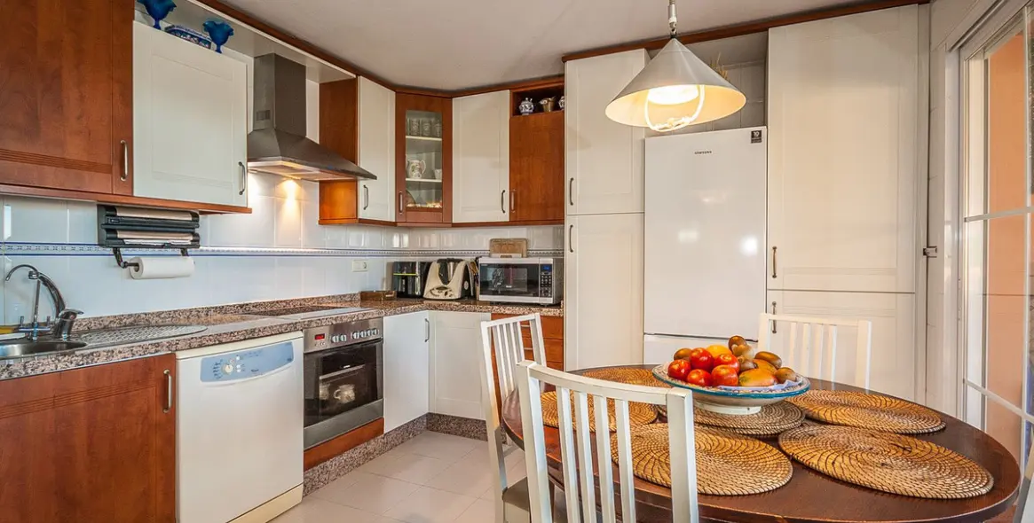 Venta de apartamento en planta media en Elviria 7