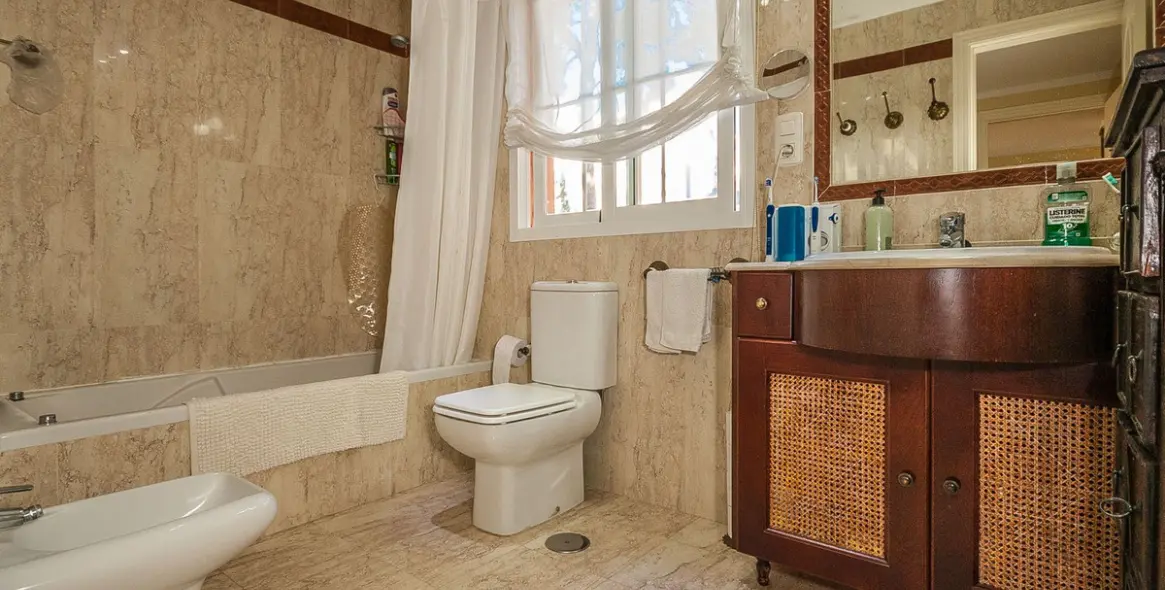 Venta de apartamento en planta media en Elviria 9