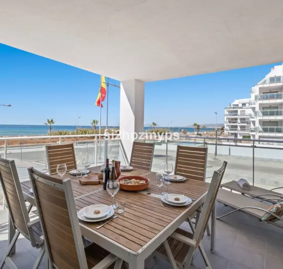 Sale of middle floor apartment in Torrox