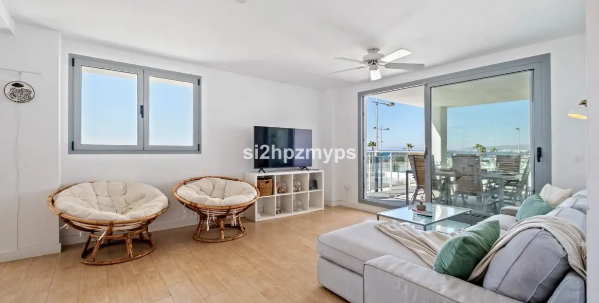 Sale of middle floor apartment in Torrox 7