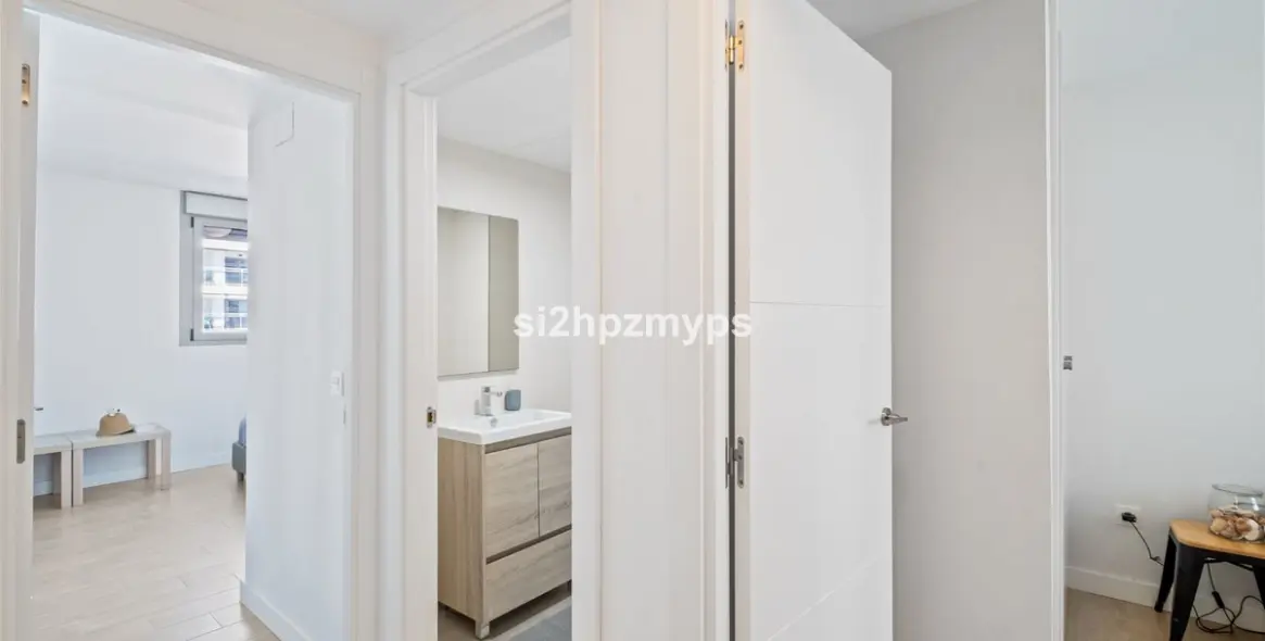 Sale of middle floor apartment in Torrox 15