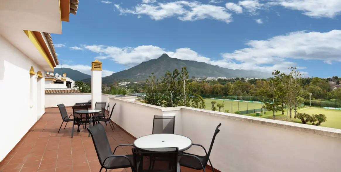 Sale of penthouse in Nueva Andalucía 1
