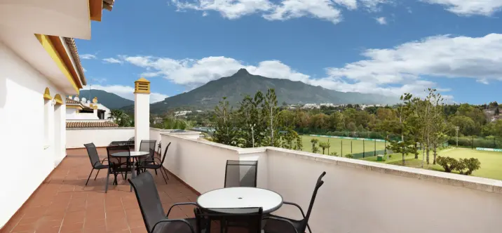 Sale of penthouse in Nueva Andalucía 0