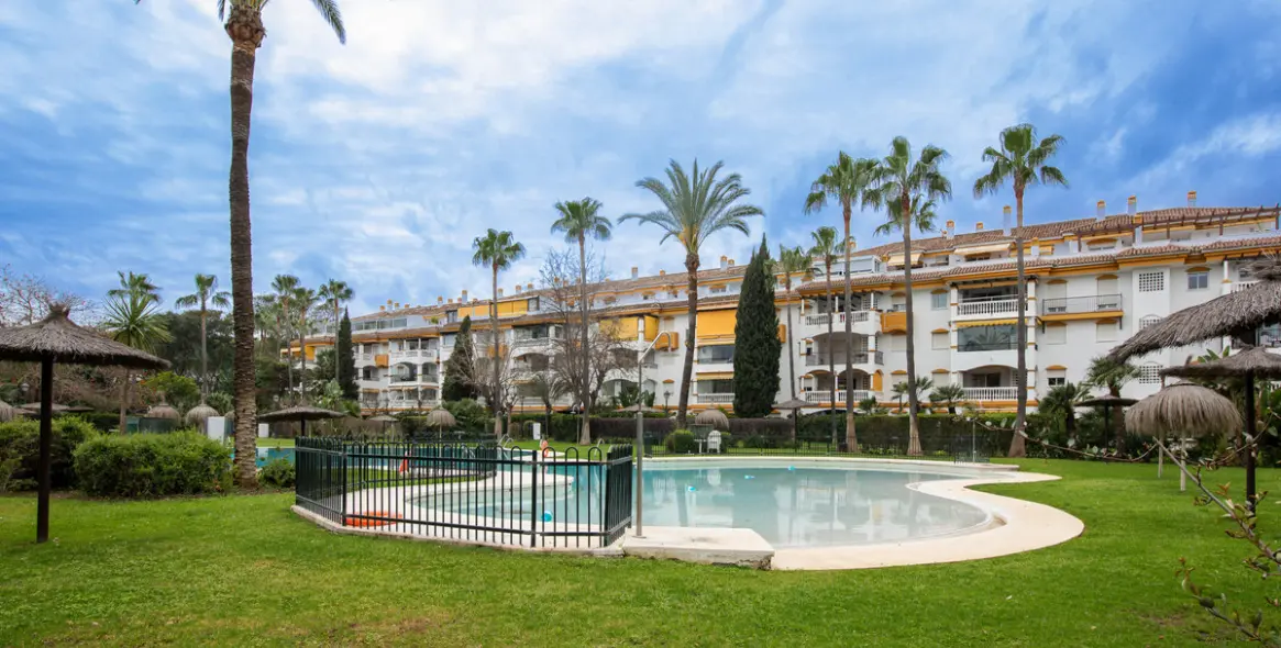 Sale of penthouse in Nueva Andalucía 4