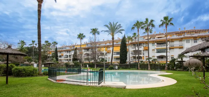 Sale of penthouse in Nueva Andalucía 3