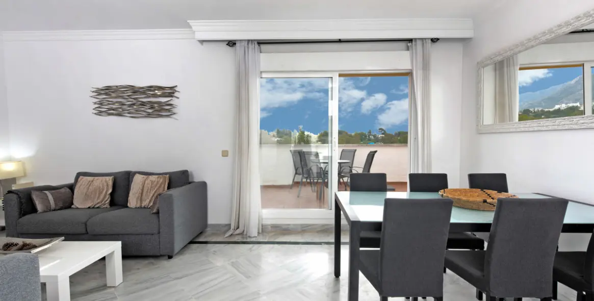 Sale of penthouse in Nueva Andalucía 8