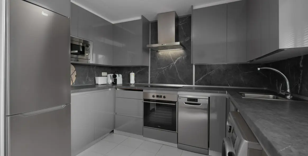 Sale of penthouse in Nueva Andalucía 11