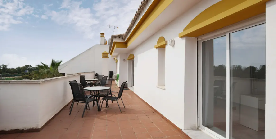 Sale of penthouse in Nueva Andalucía 15