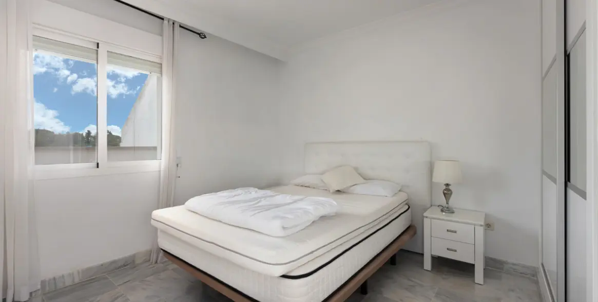 Sale of penthouse in Nueva Andalucía 19
