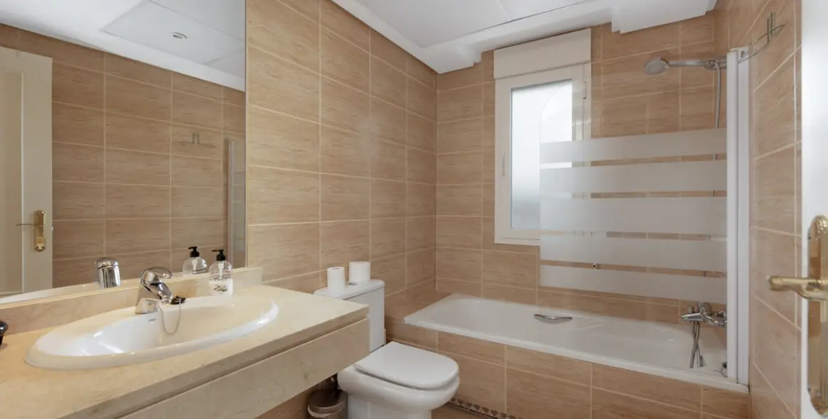 Sale of penthouse in Nueva Andalucía 20