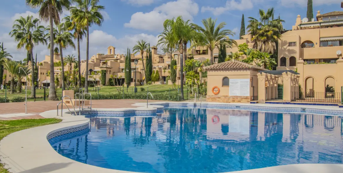Sale of ground floor apartment in Atalaya 1