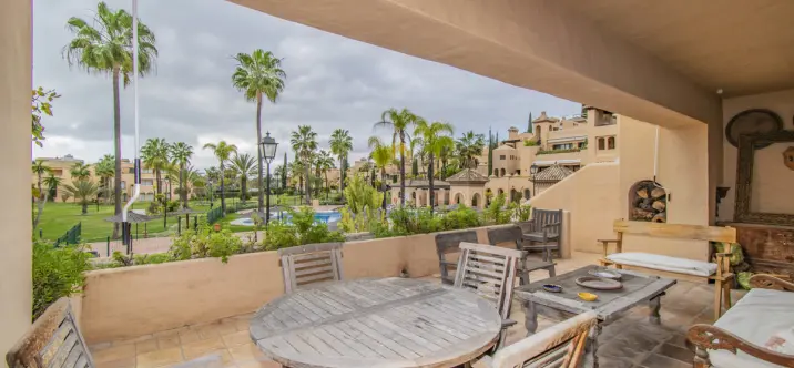 Sale of ground floor apartment in Atalaya 1