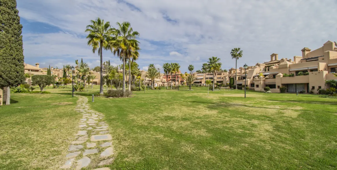 Sale of ground floor apartment in Atalaya 4