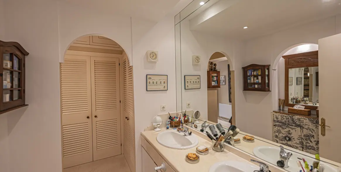 Sale of ground floor apartment in Atalaya 12