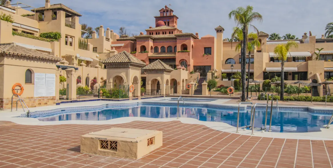 Sale of ground floor apartment in Atalaya 20