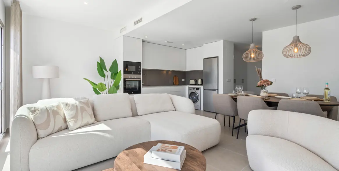 Sale of penthouse in Estepona (district Estepona) 2