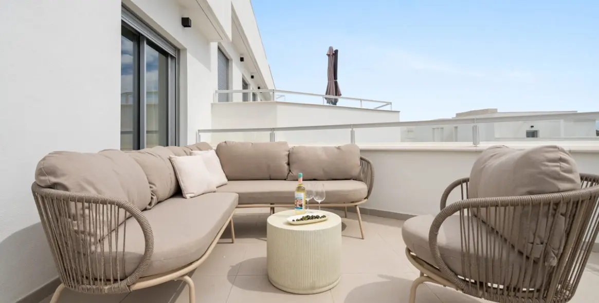 Sale of penthouse in Estepona 12