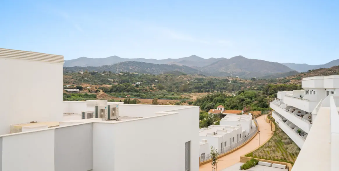 Sale of penthouse in Estepona 13