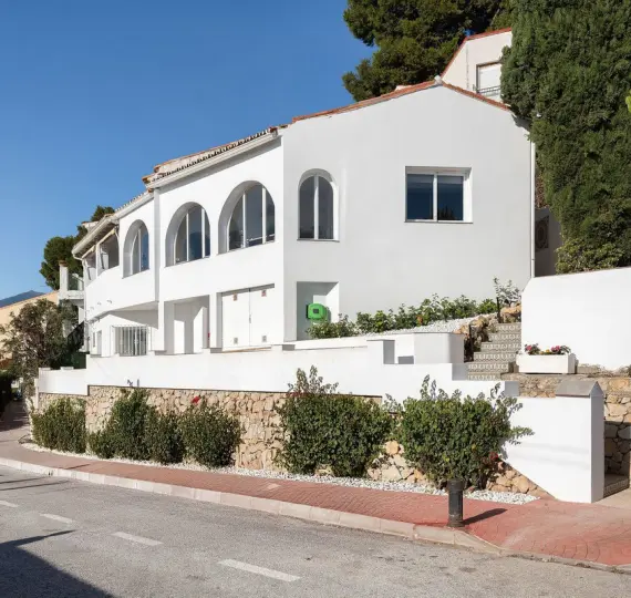 Дом на две семьи R5237668