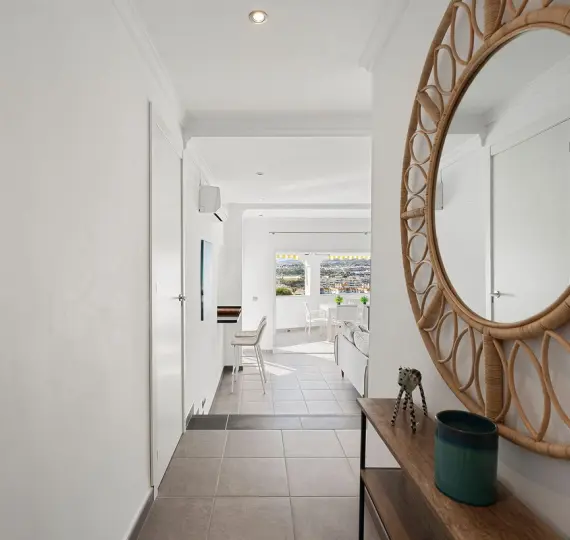 Дом на две семьи R5237668