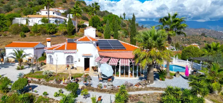 Detached villa R5216437 0