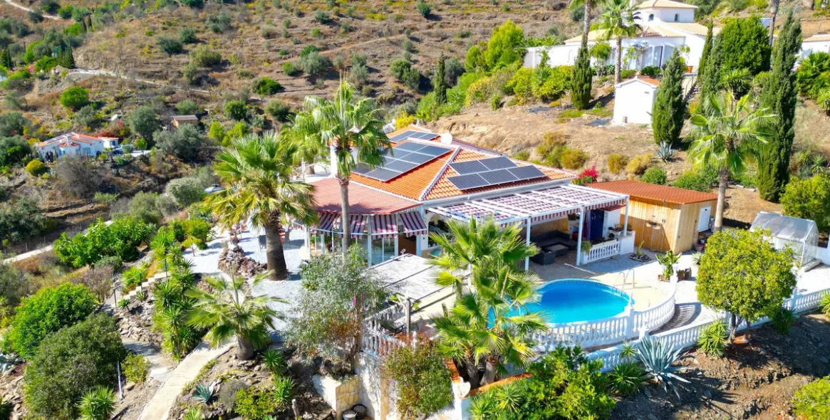 Sale of detached villa in Costa del Sol East 2