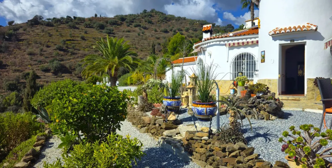 Sale of detached villa in Costa del Sol East 9