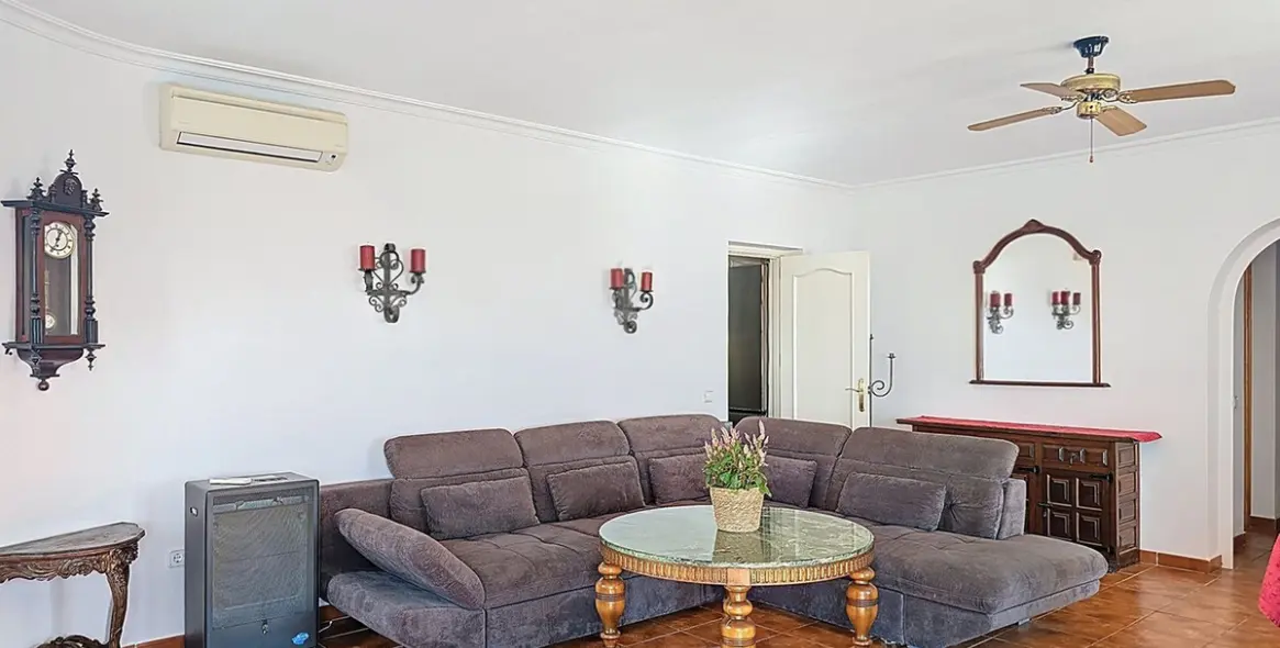 Sale of detached villa in Arenas 14