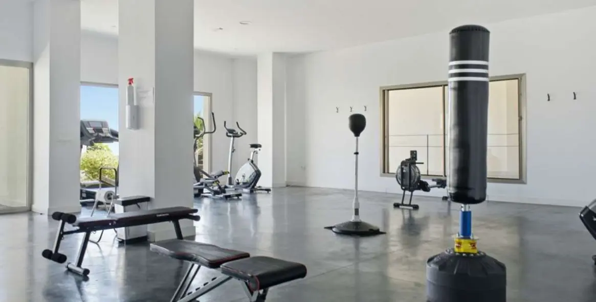 Sale of ground floor apartment in Estepona 16