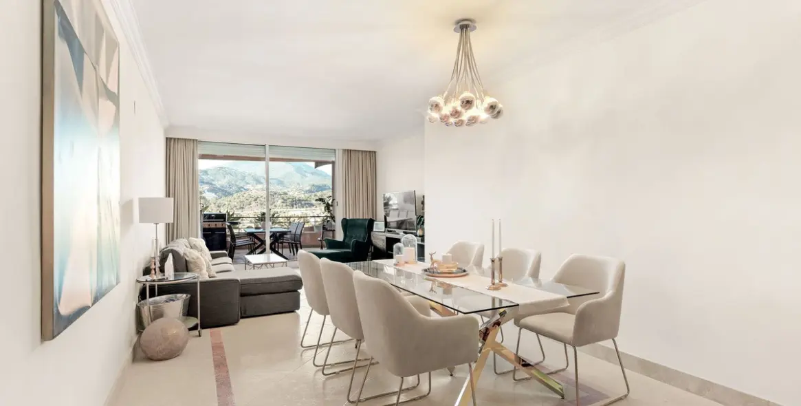 Venta de apartamento en planta media en Nueva Andalucía 6