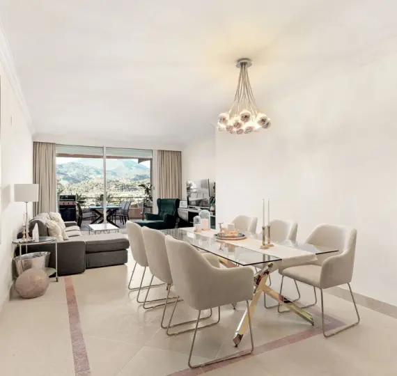 Sale of middle floor apartment in Nueva Andalucía